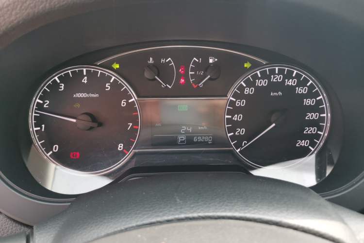 Used Nissan Tiida 2021 1.6L CVT Cool Edition
