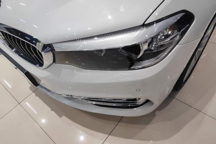 Used BMW 5 Series 2019 Facelifted 525Li Luxury Package
