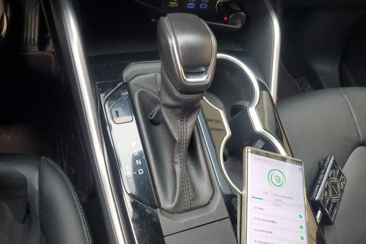 Used Toyota Highlander 2022 Dual-Engine 2.5L Two-Wheel Drive Prestige Edition 7-Seater Gear Lever