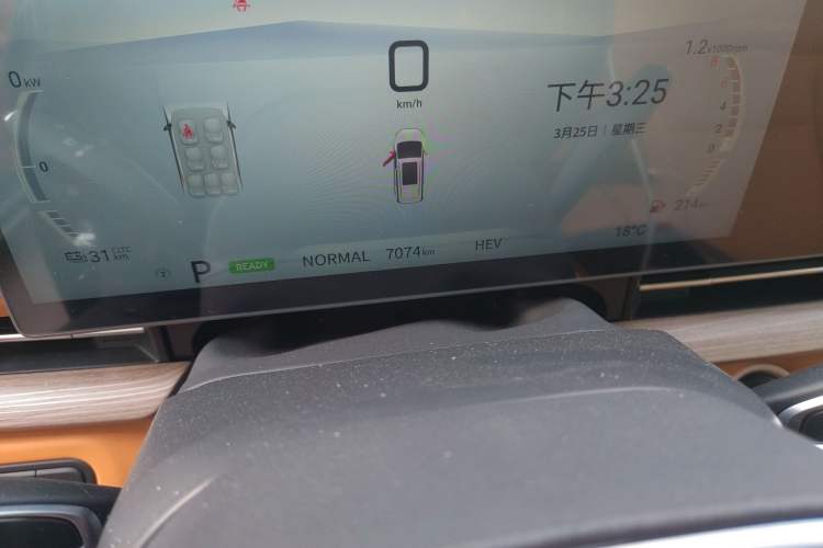 Used SAIC MAXUS G50 PHEV 2025 Leading Edition Odometer Close Up