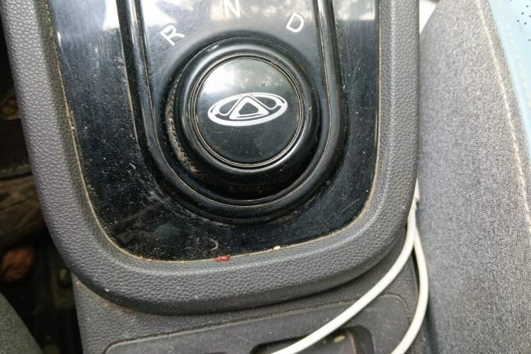 Used Chery QQ Little Ant 2022 Sweet Pink Edition Half-Sugar Version 3-Cell Lithium 30kW 301km Gear Lever