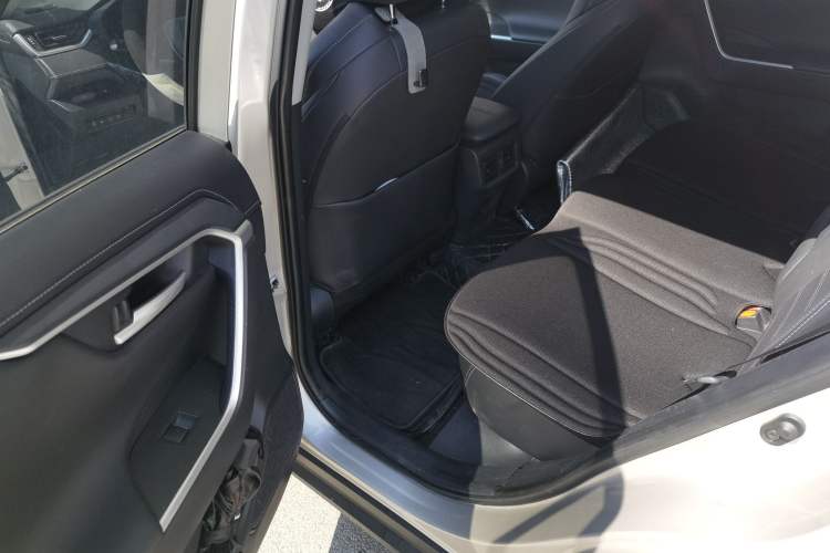 Used Toyota Wildlander 2024 2.0L CVT 4x4 Luxury PLUS Edition Left Rear Seat