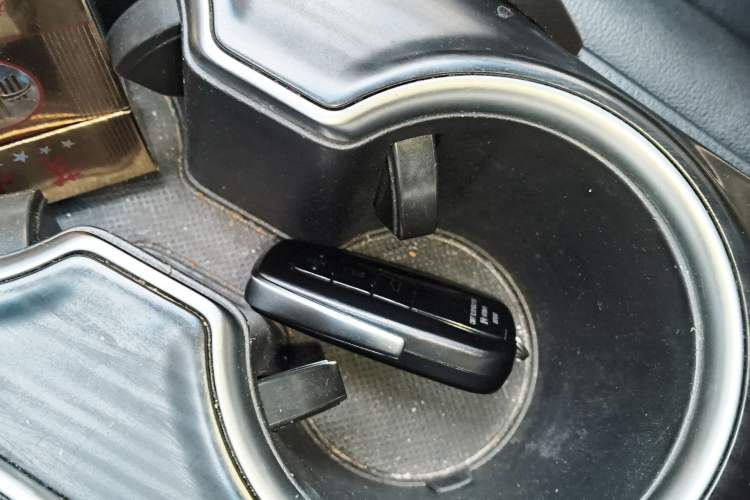 Used Toyota Camry 2021 2.0G Luxury Edition
