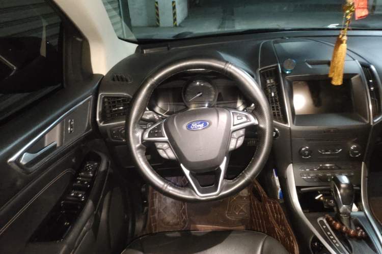 Used Ford Edge 2016 EcoBoost 245 Two-Wheel-Drive Titanium 7-Seater
