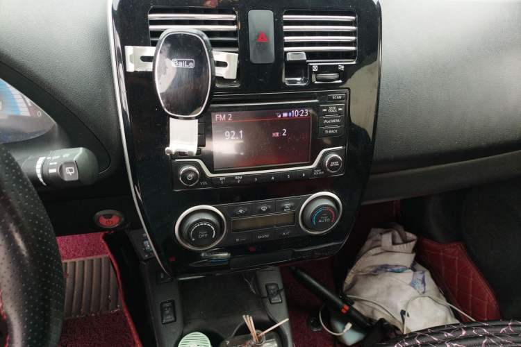 Used Venucia Leaf 2014 Navigation Version 6.6 KW
