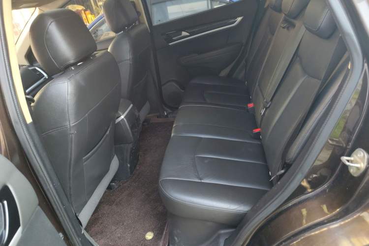 Used Dongfeng Aeolus AX7 2016 2.0L Automatic Zhiyi Trim
