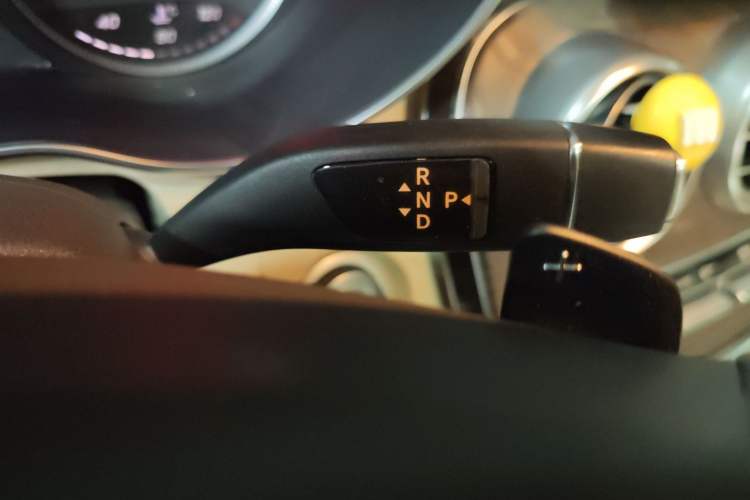 Used Mercedes-Benz GLC 2016 GLC 300 4MATIC Dynamic Model Gear Lever