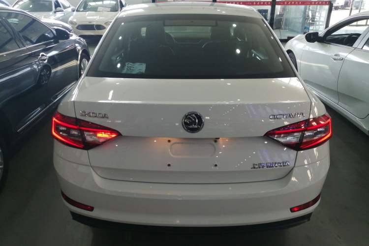 Used Skoda Octavia 2018 1.6L Automatic Comfort Edition
