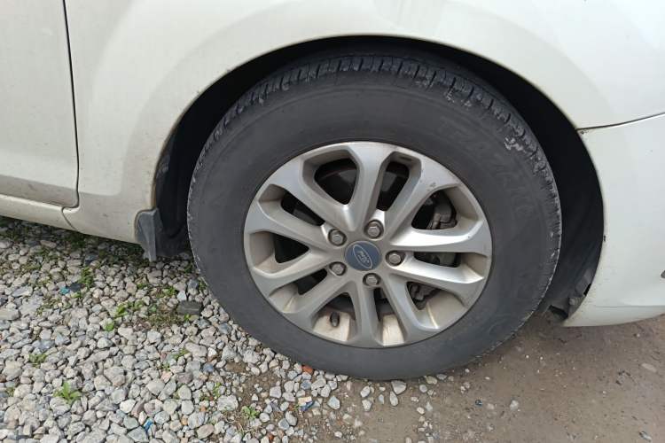 Used Ford Focus 2013 Sedan Classic 1.8L Automatic Base Model