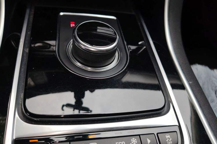 Used Jaguar XFL 2017 XFL 2.0T 200PS Windflower Edition
