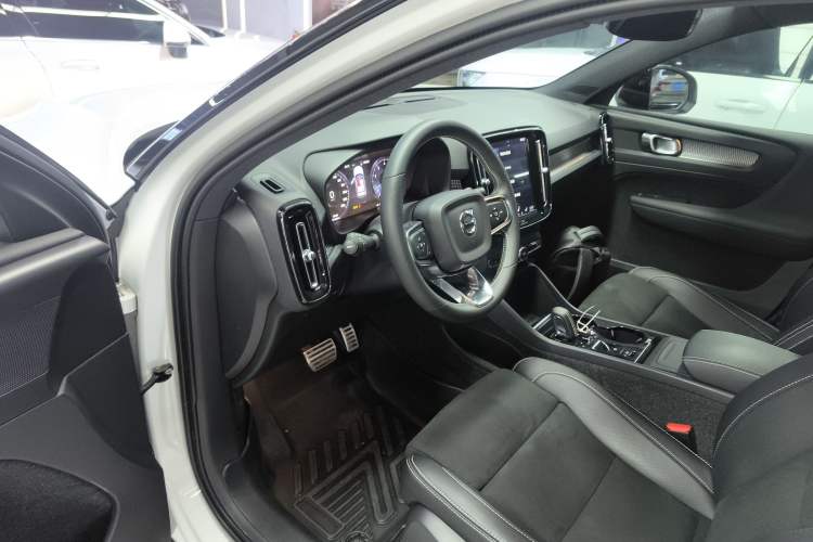 Used Volvo XC40 2021 T4 Four-Wheel Drive Smart & Sporty Edition
