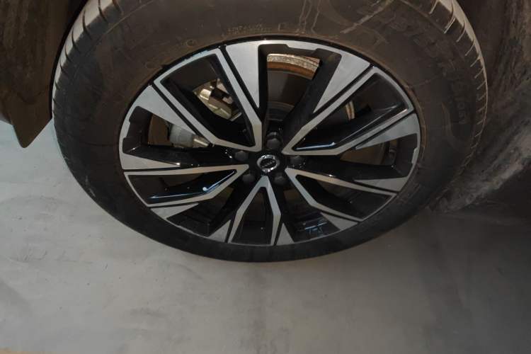 Used Volvo XC60 2024 B5 4x4 Smart Luxury Edition