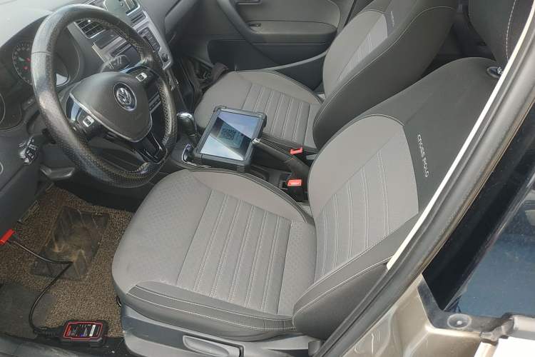 Used Volkswagen Polo 2014 1.6L Cross Polo Automatic Left Front Seat