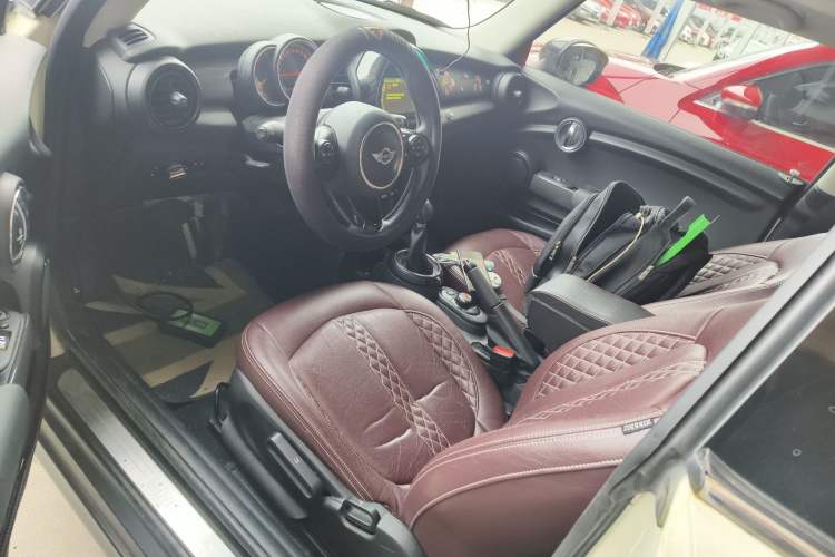 Used MINI 2014 1.5T COOPER Fun
