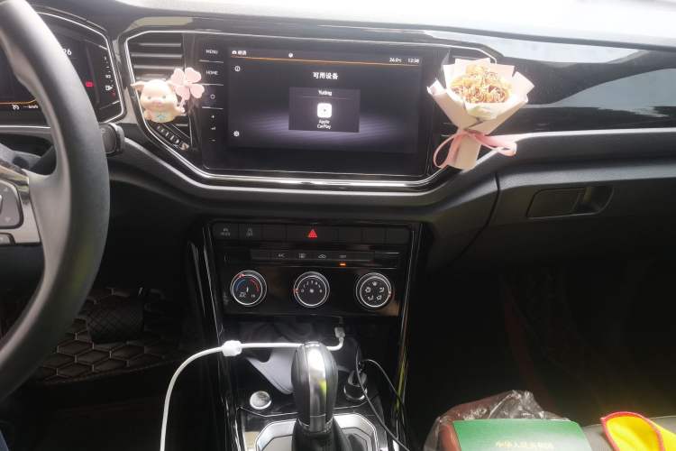 Used Volkswagen T-ROC 2021 280TSI DSG Two-Wheel Drive Comfort Connect Edition Audio And AC Panel