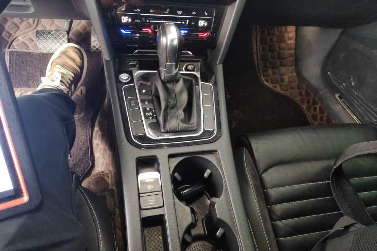 Used Volkswagen Magotan 2020 330TSI DSG Leading Model Gear Lever