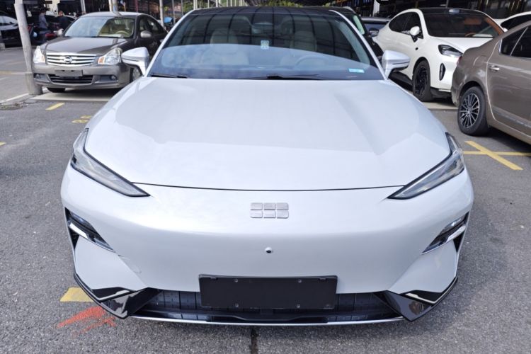 Used Geely Galaxy E8 2024 665 km Range Rear-Drive Starship Long-Range Version Front