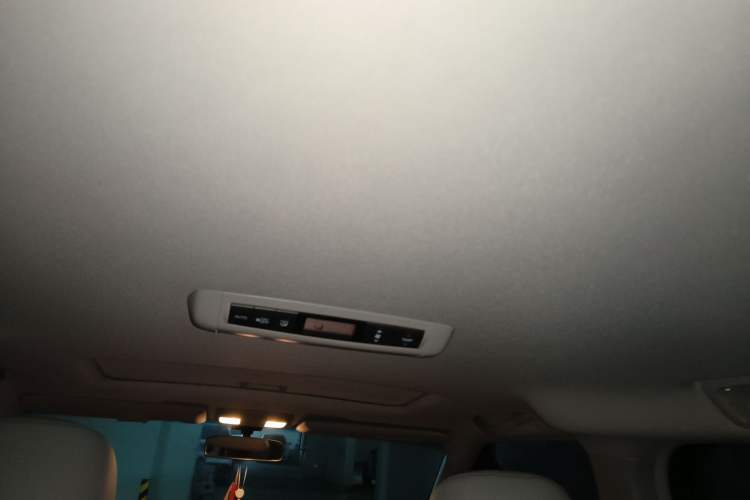 Used Honda Elysion 2012 2.4L VTi-S Prestige Edition Headliner