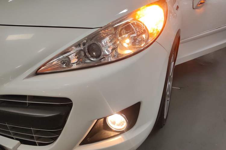 Used Peugeot 207 2013 1.6L CC Automatic Fashion Edition
