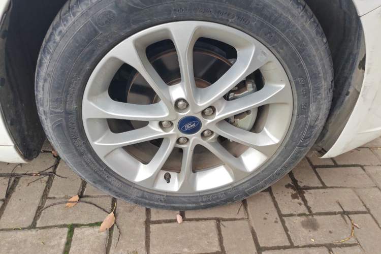 Used Ford Mondeo 2020 EcoBoost 180 Stylish Model Right Front Wheel Hub