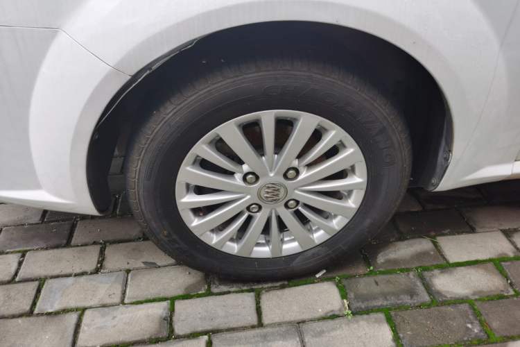 Used Buick Excelle 2015 1.5L Automatic Classic Model Left Front Wheel Hub