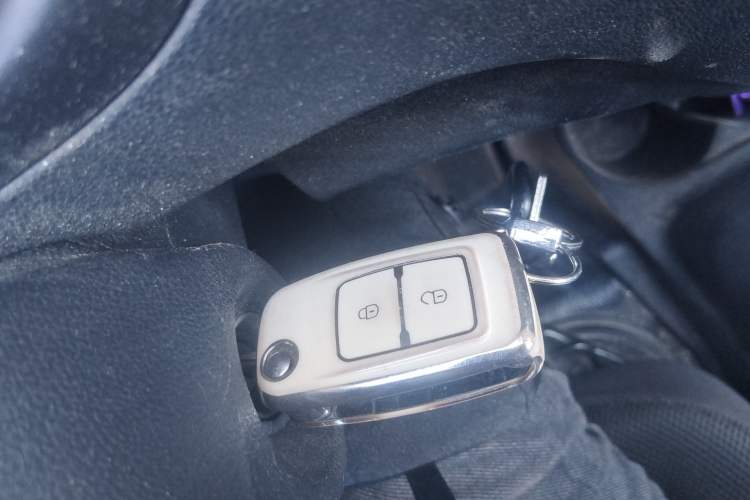 Used CHANGAN KAICHENG Ruixing M60 2020 1.5L Base Version China VI Standard 2-Seater Van with DAM15KR Engine Vehicle Key