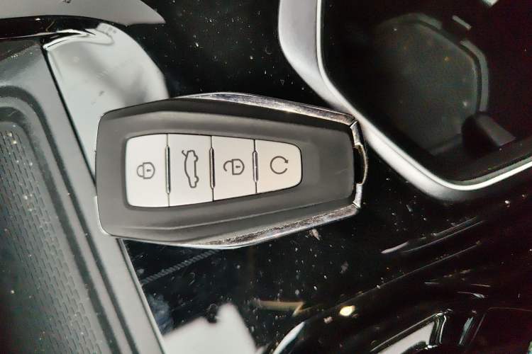 Used Geely Auto FX11 2023 2.0TD DCT Prestige Edition
