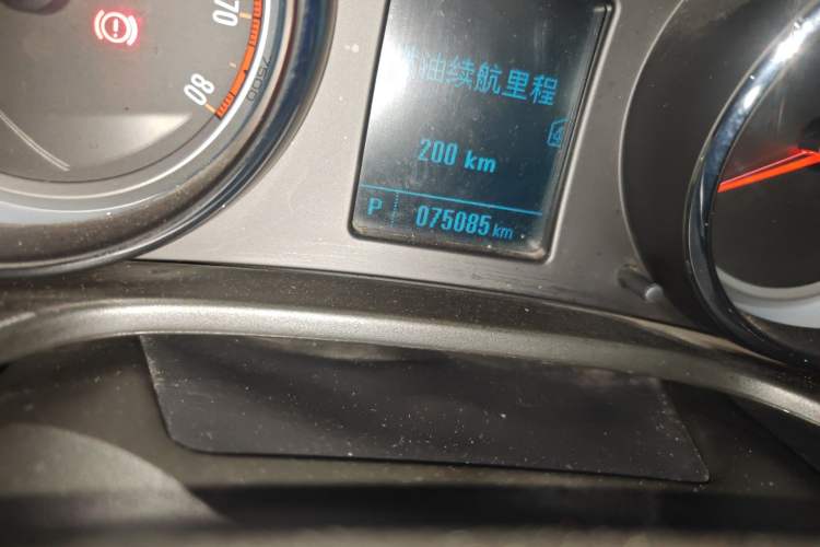 Used Buick Regal 2013 1.6T Automatic Elite Sport Edition Odometer Close Up