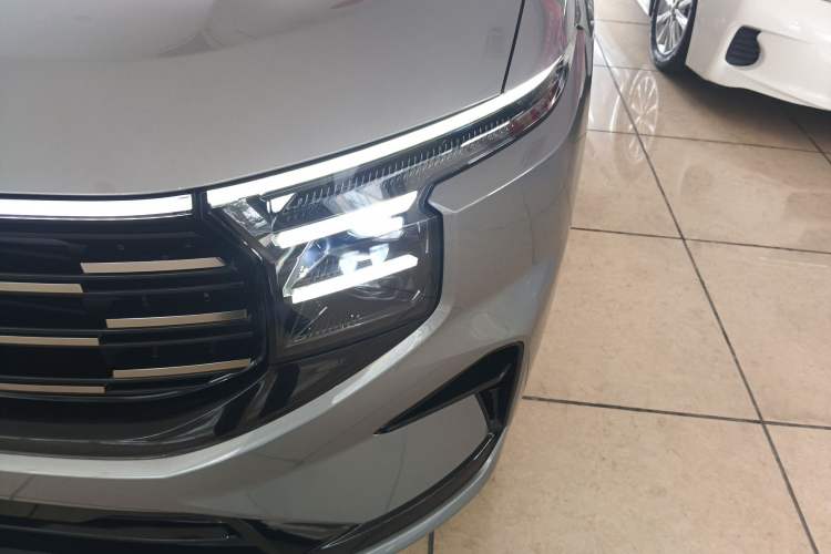 Used Ford Edge 2025 Ford Explorer L 2.0T EcoBoost E-Hybrid Four-Wheel-Drive 7-Seater Supreme Model