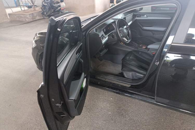 Used Volkswagen Lavida 2023 300TSI DSG Full-Comfort Edition