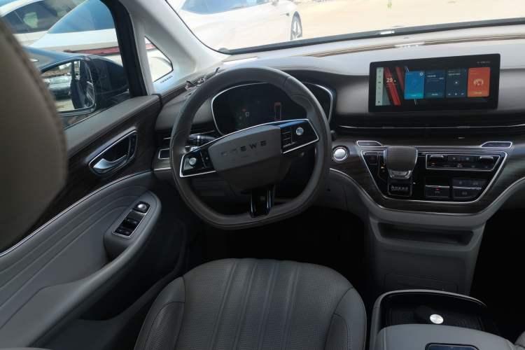 Used Roewe iMAX8 New Energy 2022 Golden Edition
