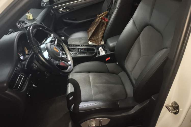 Used Porsche Macan 2021 Macan 2.0T Left Front Seat