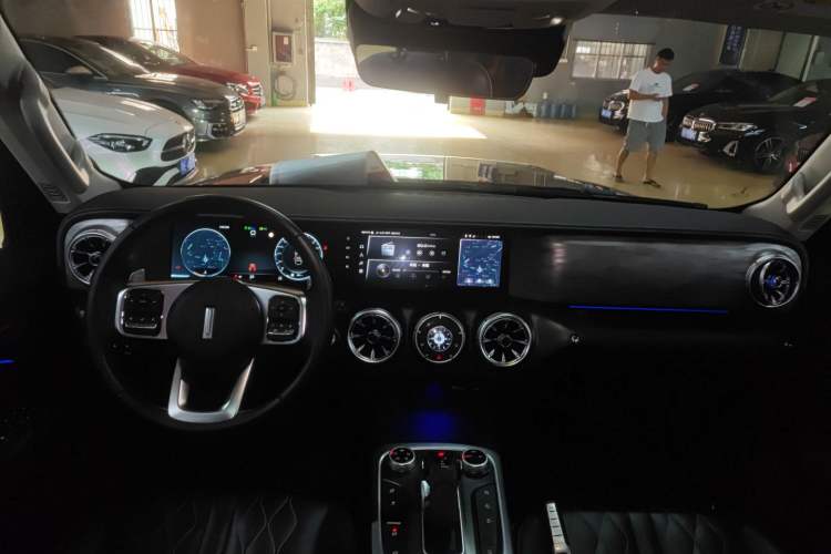 Used Tank 300 2021 Off-Road Edition 2.0T Challenger Center Console