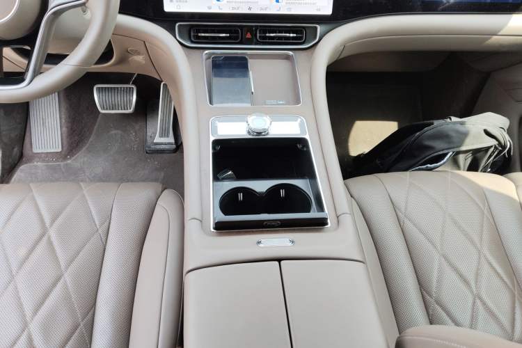 Used Hima AITO M9 2024 Range-Extended Ultra Version 52 kWh 5-Seater Model Gear Lever