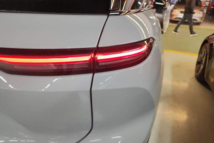 Used Nio ES6 2023 75 kWh
