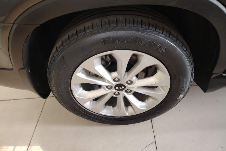 Used Kia Sorento 2013 2.4L 7-Seater Gasoline Luxury Version China IV Standard
