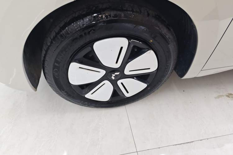 Used Wuling Hongguang MINIEV 2025 Four-Door Version Zhenxiang+ Edition Exterior 4