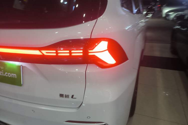 Used Geely Auto Haoyue L 2025 2.0T DCT Luxury Edition
