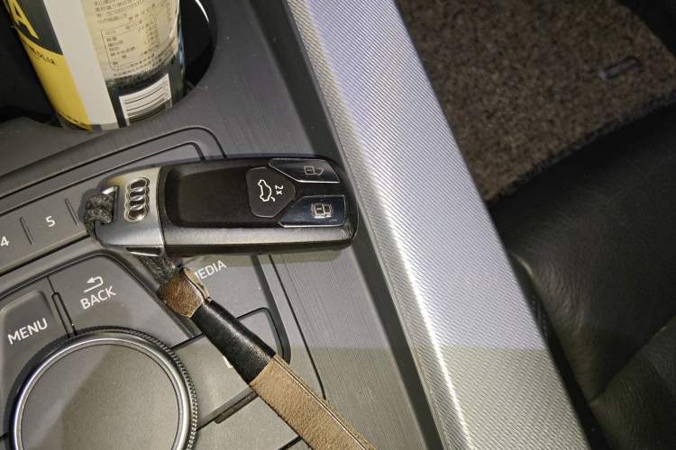 Used Audi A5 2019 Sportback 40 TFSI Fashion Model Vehicle Key