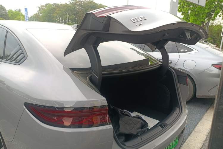 Used BYD Han 2025 EV with 701 km of Laser Radar-Enabled Intelligent Driving