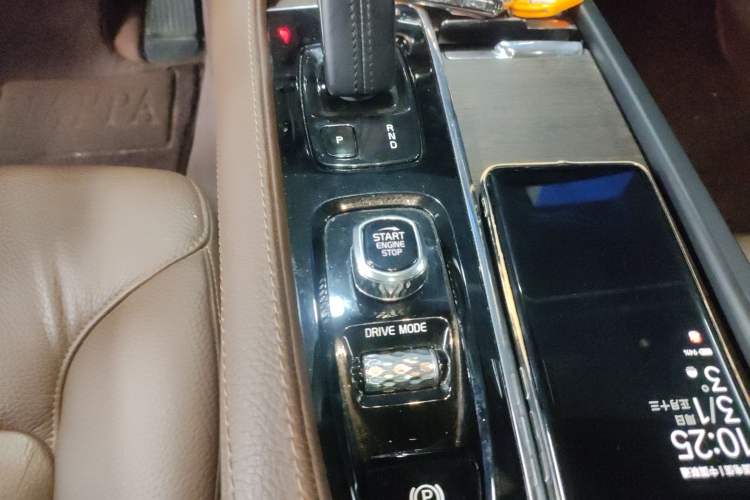 Used Volvo V90 2021 Cross Country B5 AWD Smart Range Edition