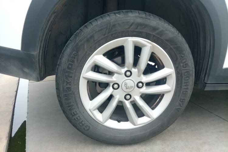 Used Wuling Alvez 2022 1.5L Manual Comfort Version