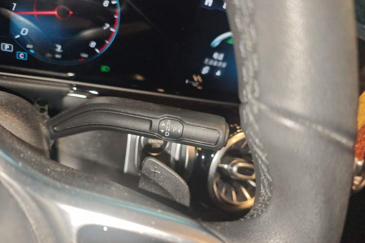 Used Mercedes-Benz GLB 2020 Facelift GLB 200 Fashion Edition Gear Lever