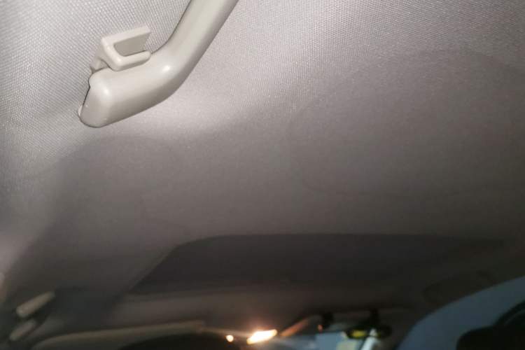 Used Mitsubishi Outlander 2018 2.0L Two-Wheel-Drive Jiale Edition 7-Seater Headliner