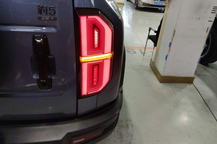 Used Formula Leopard 5 2023 Cloud Ride Flagship Edition Right Rear Taillight