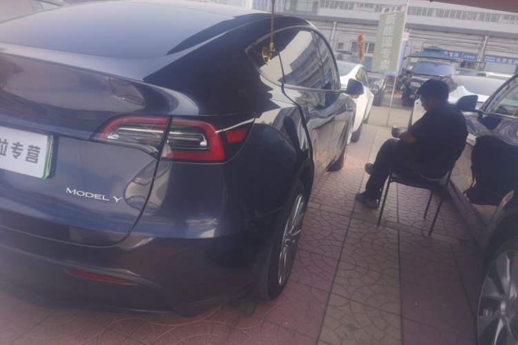 Used Tesla Model Y 2024 Rear-Wheel-Drive Version Right Rear Taillight