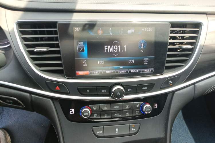 Used Buick LaCrosse 2018 20T Elite Edition Audio And AC Panel