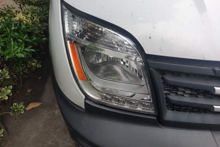 Used SAIC MAXUS Xintu V80 
