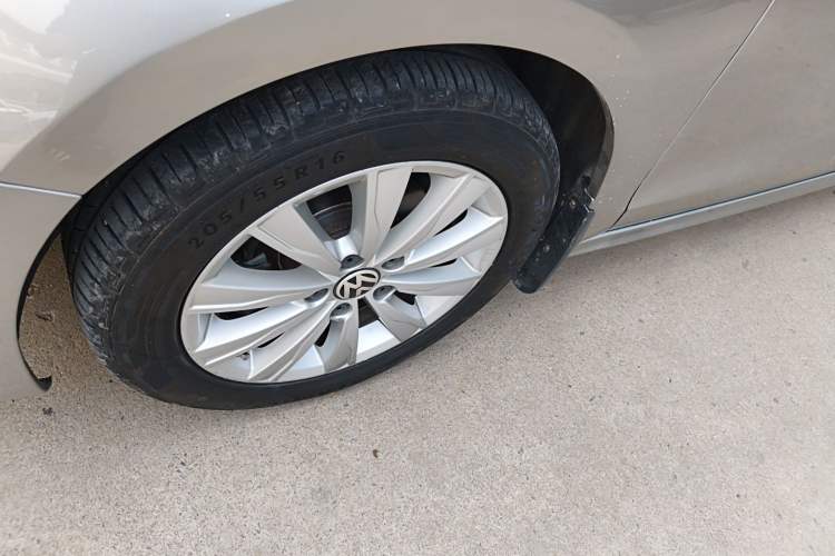 Used Volkswagen Sagitar 2014 Revised Version 1.6L Automatic Comfort Edition Exterior 4