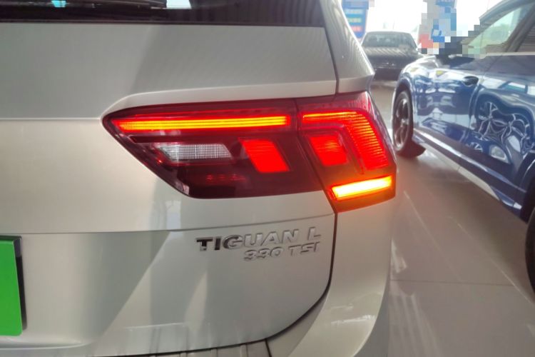 Used Volkswagen Tiguan L 2019 Revised 330TSI Automatic Two-Wheel Drive Smart & Luxury Edition China VI Standard
